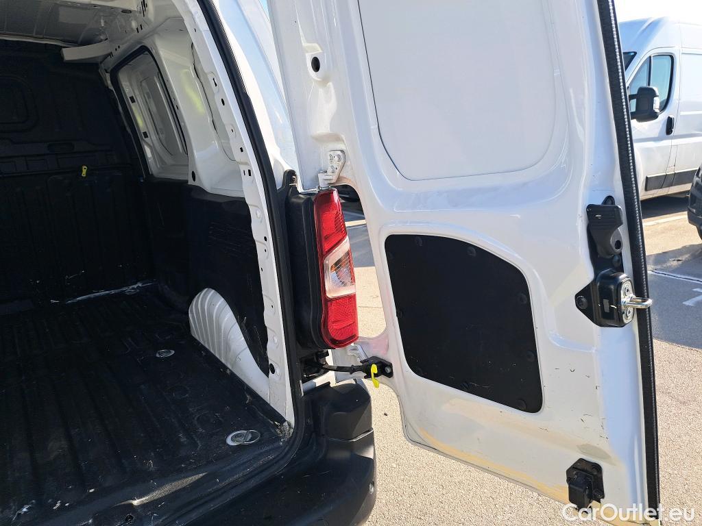  Citroen  Berlingo CITROEN  / 2018 / 4P / furgón derivado de turismo Talla M BlueHDi 100 CLUB #44