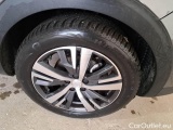  Peugeot  3008 PEUGEOT  / 2020 / 5P / SUV BLUEHDI 130 SeS ALLURE #17