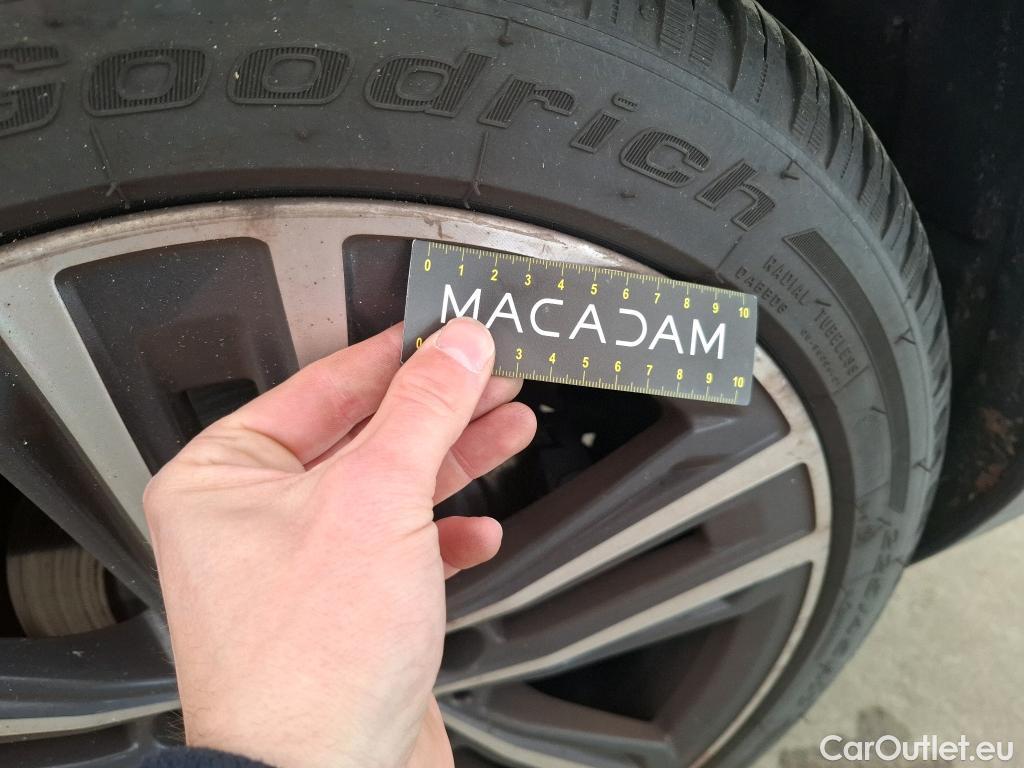  Bmw  Serie 1 BMW Série 1 5p Berline 116d BVA8 Business Design #50