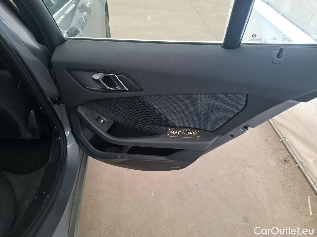  Bmw  Serie 1 BMW Série 1 5p Berline 116d BVA8 Business Design #58