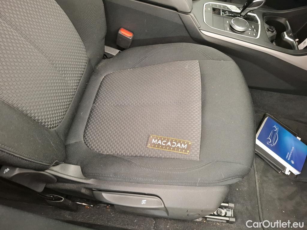  Bmw  Serie 1 BMW Série 1 5p Berline 116d BVA8 Business Design #44