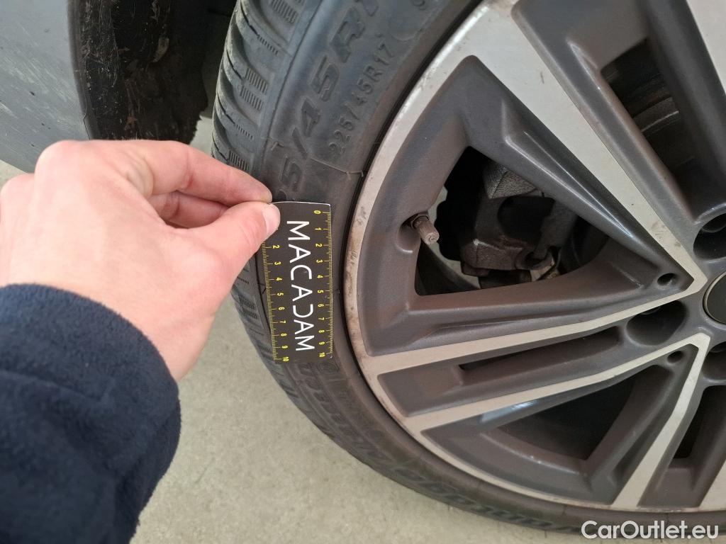  Bmw  Serie 1 BMW Série 1 5p Berline 116d BVA8 Business Design #29