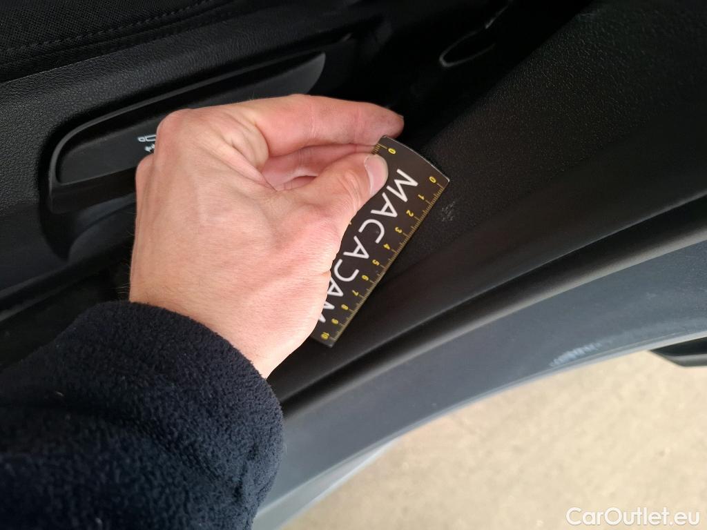  Bmw  Serie 1 BMW Série 1 5p Berline 116d BVA8 Business Design #79