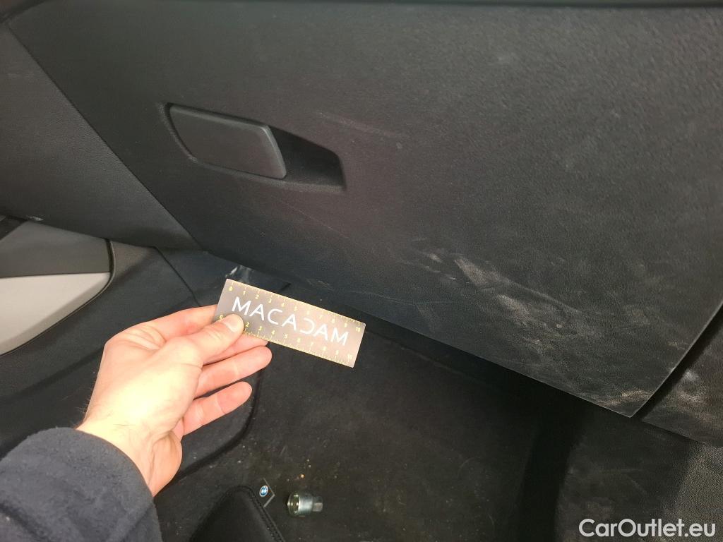  Bmw  Serie 1 BMW Série 1 5p Berline 116d BVA8 Business Design #51