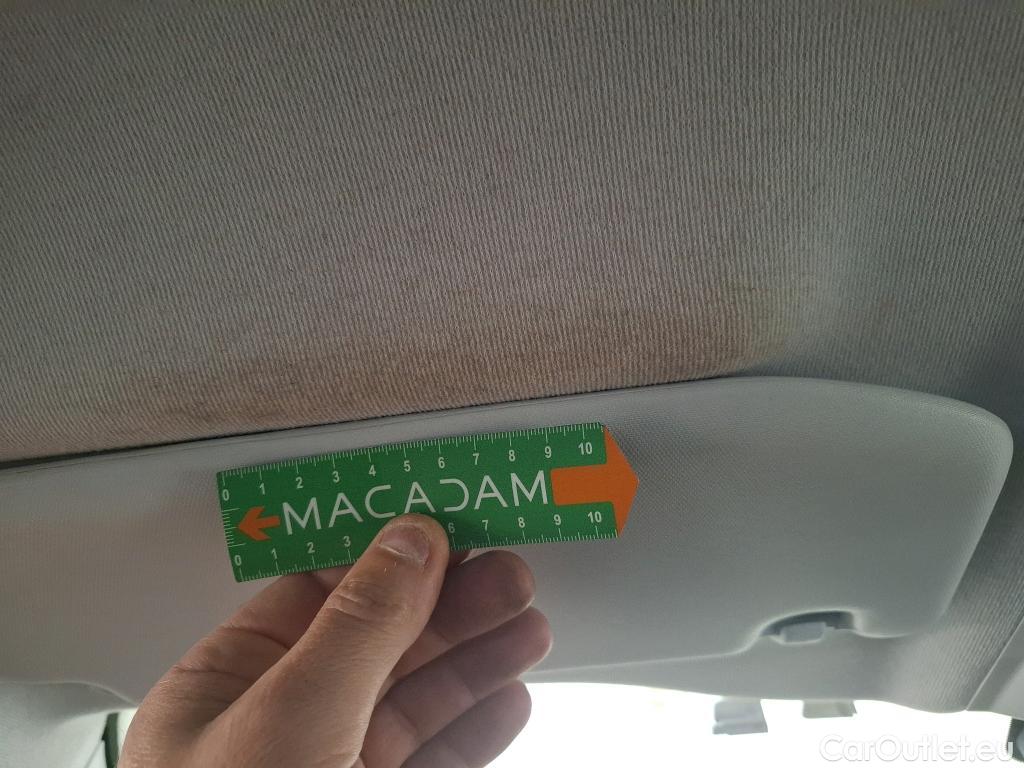  Peugeot  208  Affaire Premium Pack 1.2 80CV BVM5 E6dT #40