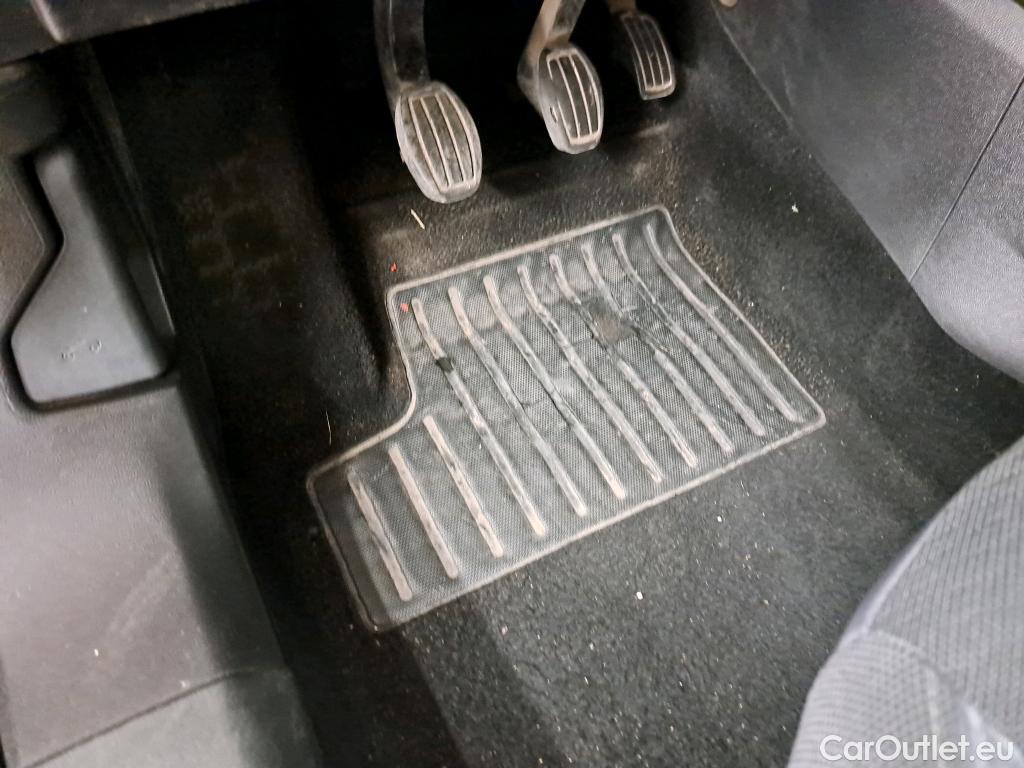  Peugeot  2008  Allure Business 1.5 HDi 100CV BVM6 E6d #18