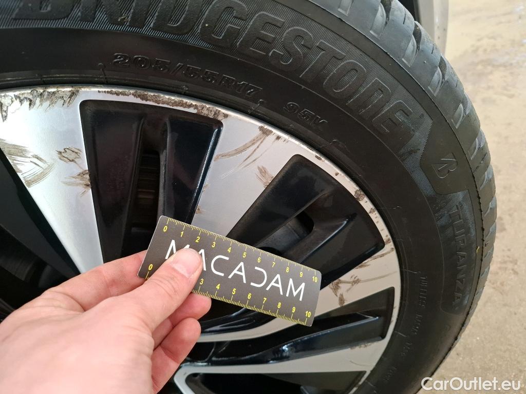  Mercedes  A-Klasse MERCEDES-BENZ Classe A Compact 2018 5P Berline A 250 e Business Line 8GDCT #8