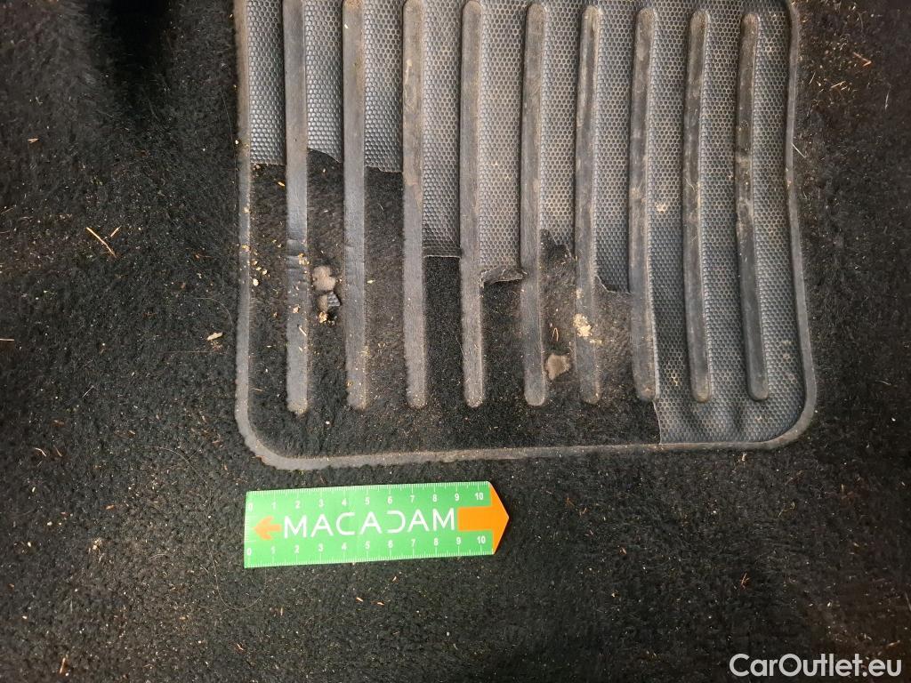  Peugeot  208  Affaire Premium Pack 1.2 80CV BVM5 E6dT #2