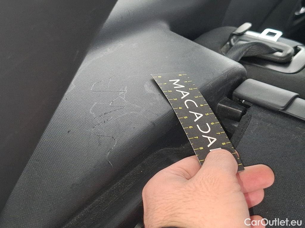  Renault  Kadjar RENAULT  / 2018 / 5P / Crossover Zen TCe 140 FAP - 21 #16