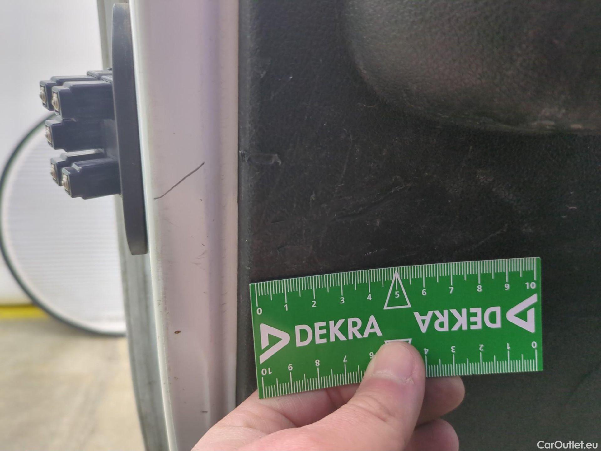  Renault  Trafic RENAULT  / 2019 / 4P / Fourgon tole FG GCF L2H2 1200 Energy dCi 145 E6 #39