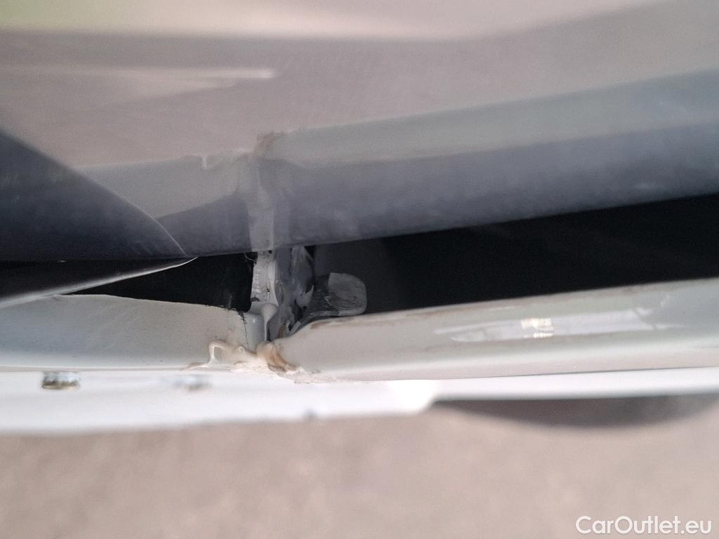  Renault  Trafic  III Fourgon L2H1 3T Confort 2.0 dCi 130CV BVM6 E6d #101