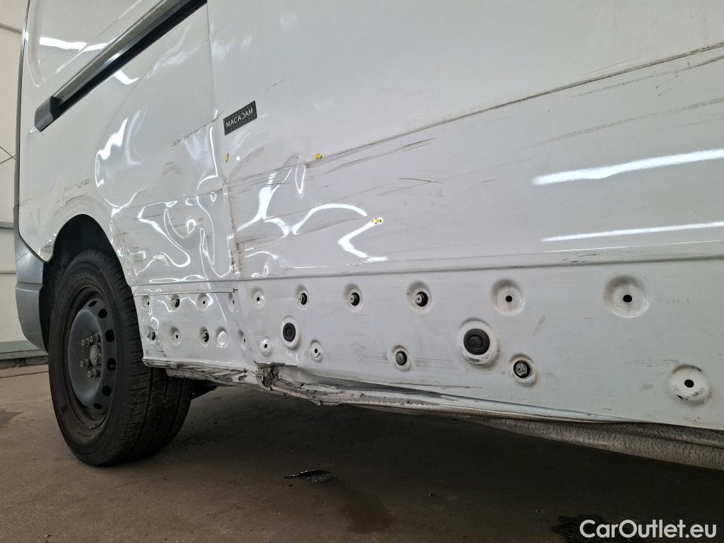  Renault  Trafic  III Fourgon L2H1 3T Confort 2.0 dCi 130CV BVM6 E6d #65