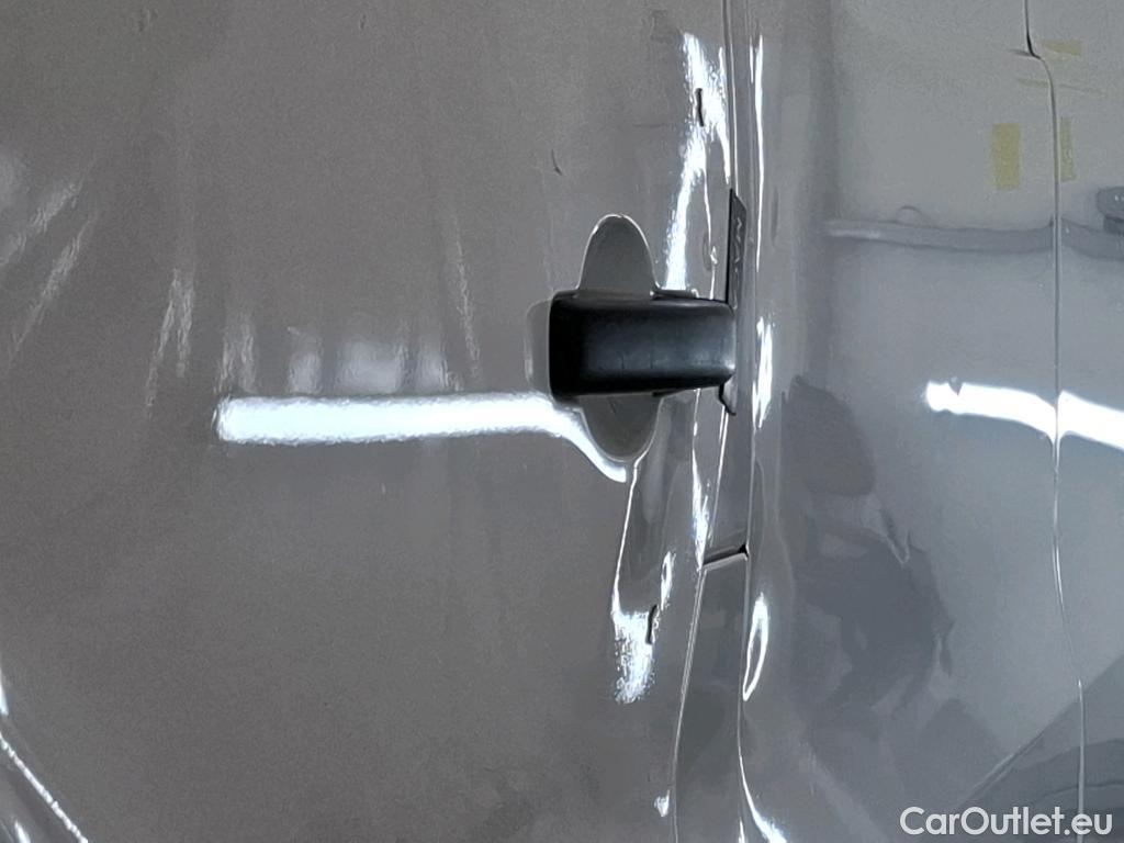  Renault  Trafic  III Fourgon L2H1 3T Confort 2.0 dCi 130CV BVM6 E6d #93