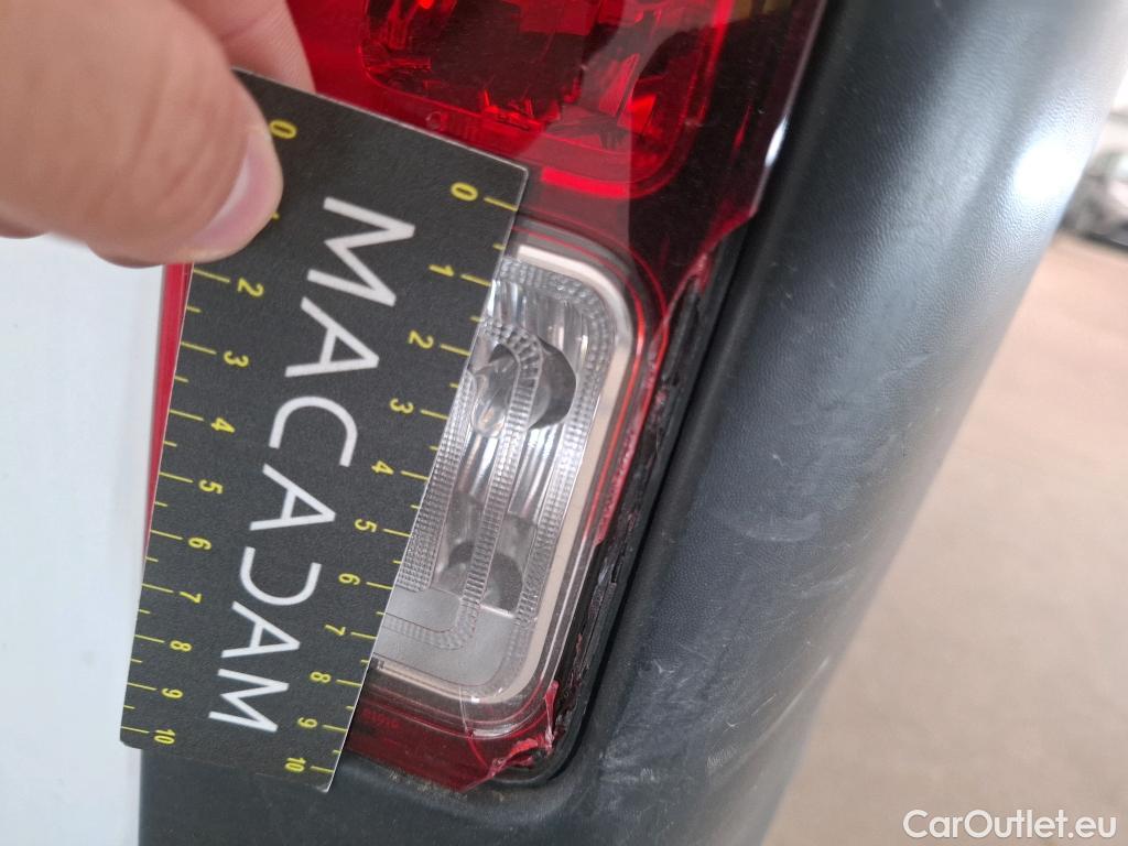  Renault  Trafic  III Fourgon L2H1 3T Confort 2.0 dCi 130CV BVM6 E6d #126