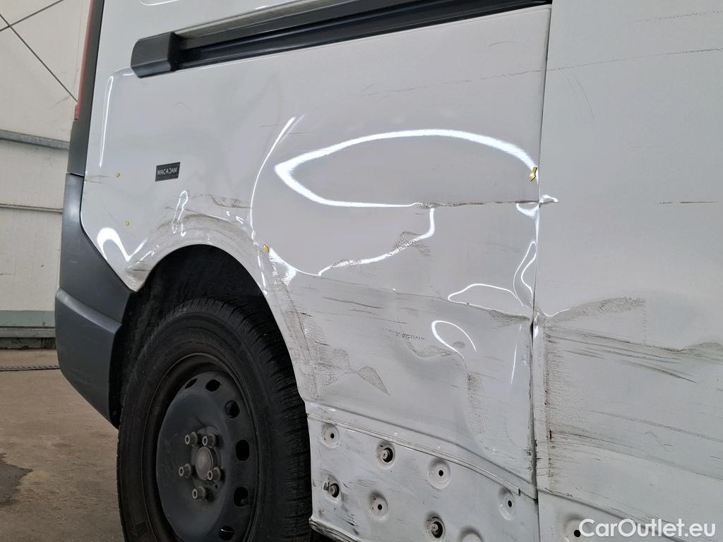  Renault  Trafic  III Fourgon L2H1 3T Confort 2.0 dCi 130CV BVM6 E6d #18