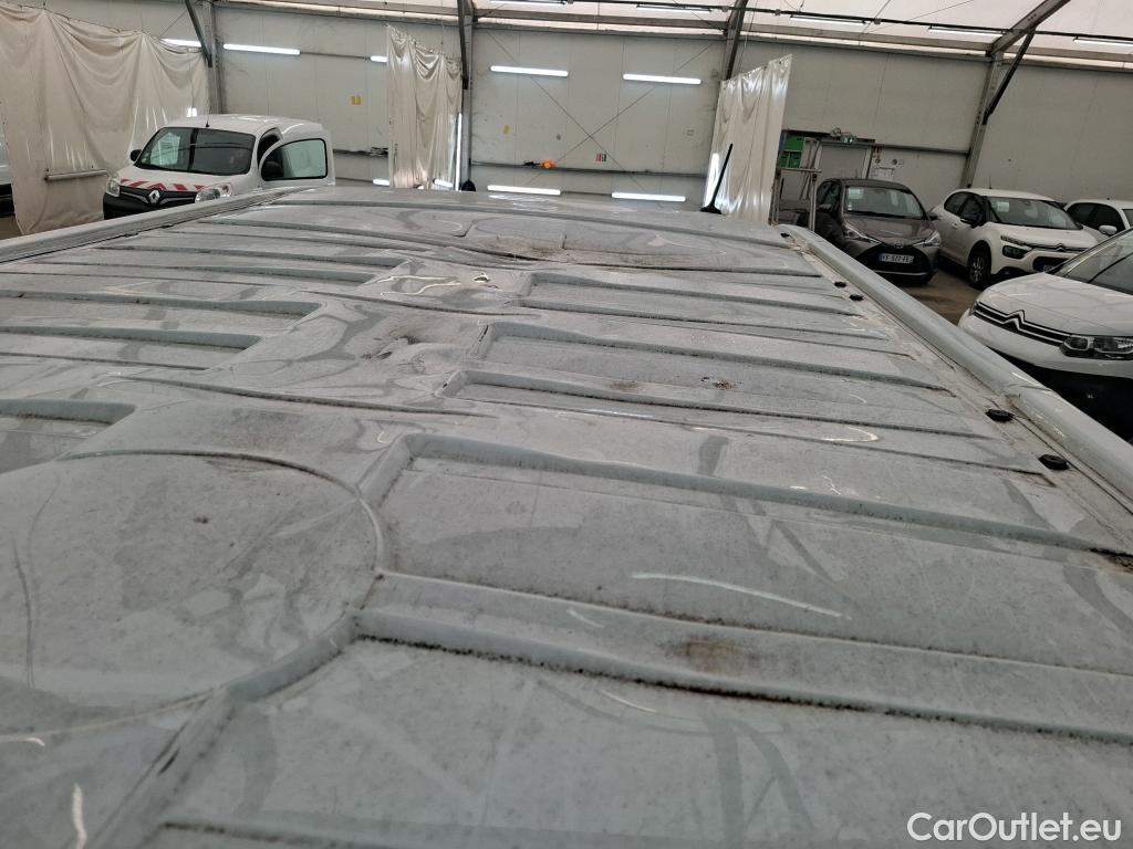  Renault  Trafic  III Fourgon L2H1 3T Confort 2.0 dCi 130CV BVM6 E6d #38