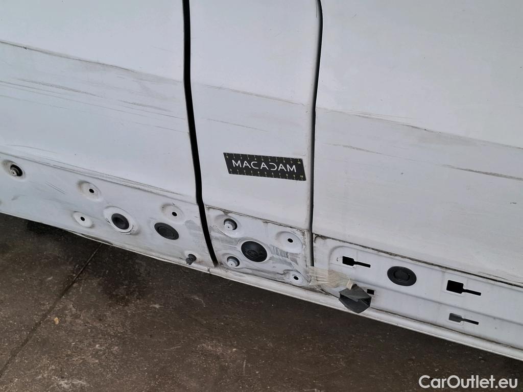  Renault  Trafic  III Fourgon L2H1 3T Confort 2.0 dCi 130CV BVM6 E6d #142