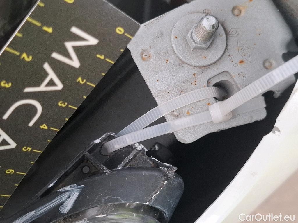  Renault  Trafic  III Fourgon L2H1 3T Confort 2.0 dCi 130CV BVM6 E6d #97