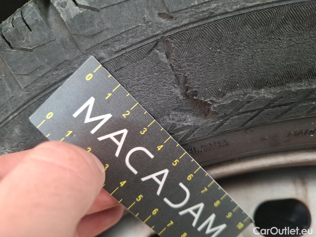  Renault  Trafic  III Fourgon L2H1 3T Confort 2.0 dCi 130CV BVM6 E6d #122