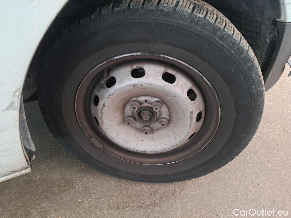  Renault  Trafic  III Fourgon L2H1 3T Confort 2.0 dCi 130CV BVM6 E6d #146