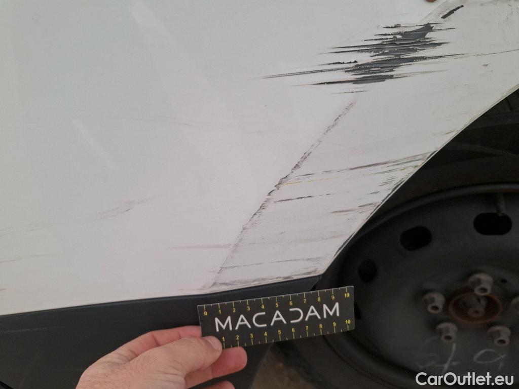  Renault  Trafic  III Fourgon L2H1 3T Confort 2.0 dCi 130CV BVM6 E6d #52