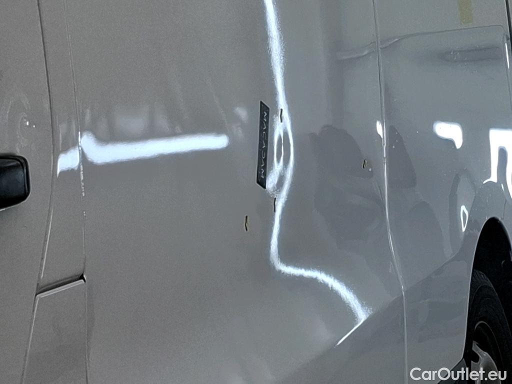  Renault  Trafic  III Fourgon L2H1 3T Confort 2.0 dCi 130CV BVM6 E6d #76