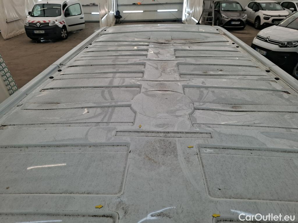  Renault  Trafic  III Fourgon L2H1 3T Confort 2.0 dCi 130CV BVM6 E6d #31