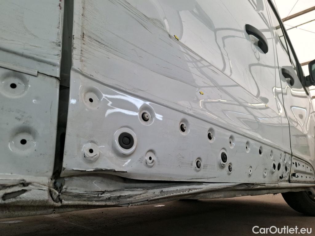  Renault  Trafic  III Fourgon L2H1 3T Confort 2.0 dCi 130CV BVM6 E6d #72