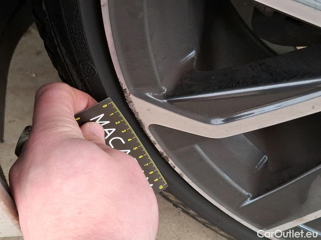  Toyota  Corolla TOYOTA  Touring Sports 5p Break Hybride 180h Collection #16