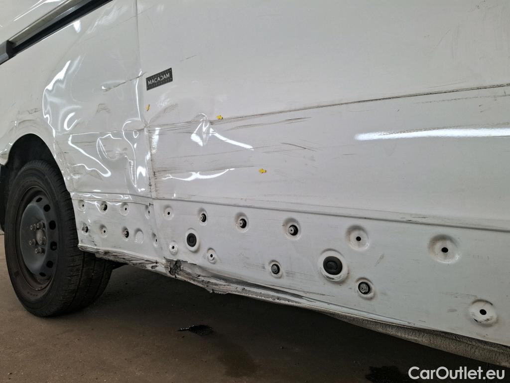  Renault  Trafic  III Fourgon L2H1 3T Confort 2.0 dCi 130CV BVM6 E6d #64