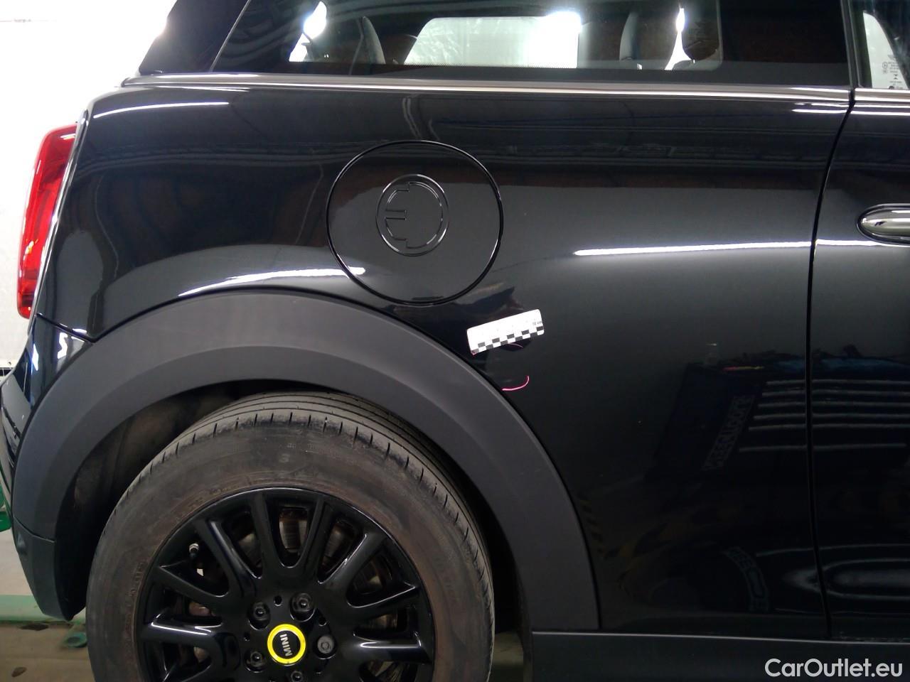  Mini  Mini John Cooper EV SE Essential 3d #9