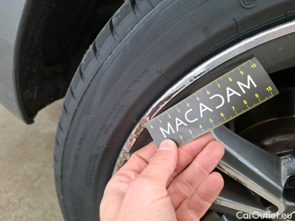  Bmw  Serie 1 Série 1 Berline 120 i Edition Sport 2.0 180CV BVA7 E6d #81