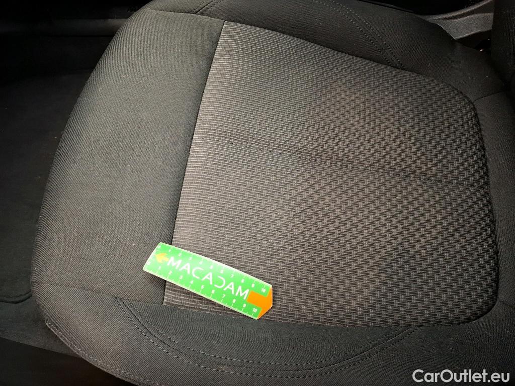  Bmw  Serie 1 BMW Série 1 / 2019 / 5P / Berline 1.5 116D DKG7 Business Design #24