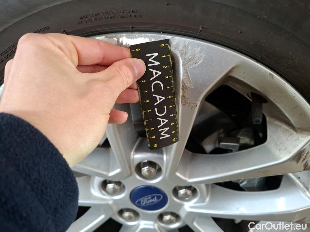  Ford  Kuga FORD  / 2019 / 5P / SUV 2.5 190 hybrid Flexifuel Pshift Titanium #40