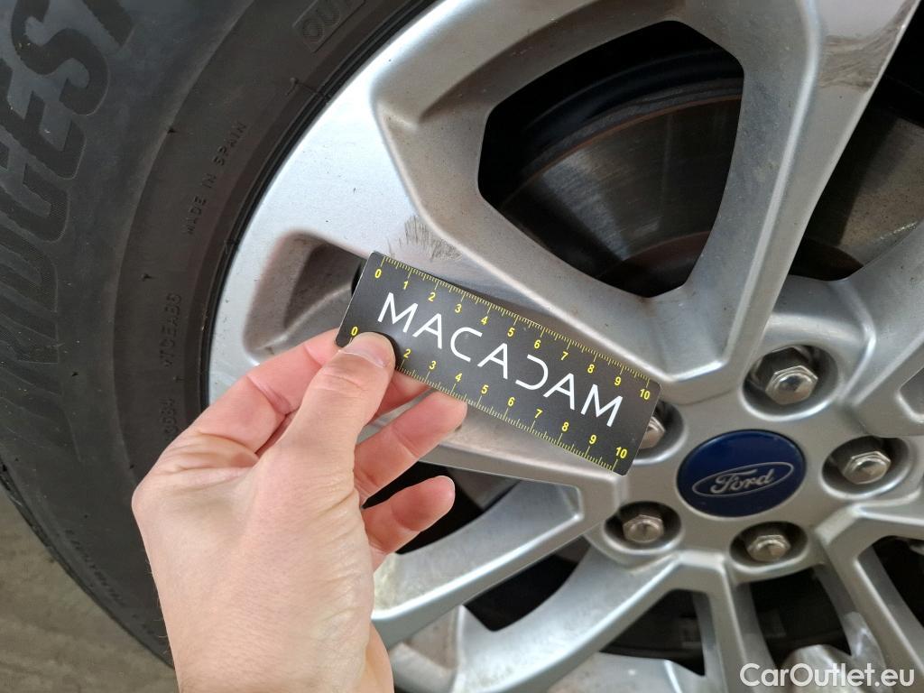  Ford  Kuga FORD  / 2019 / 5P / SUV 2.5 190 hybrid Flexifuel Pshift Titanium #41