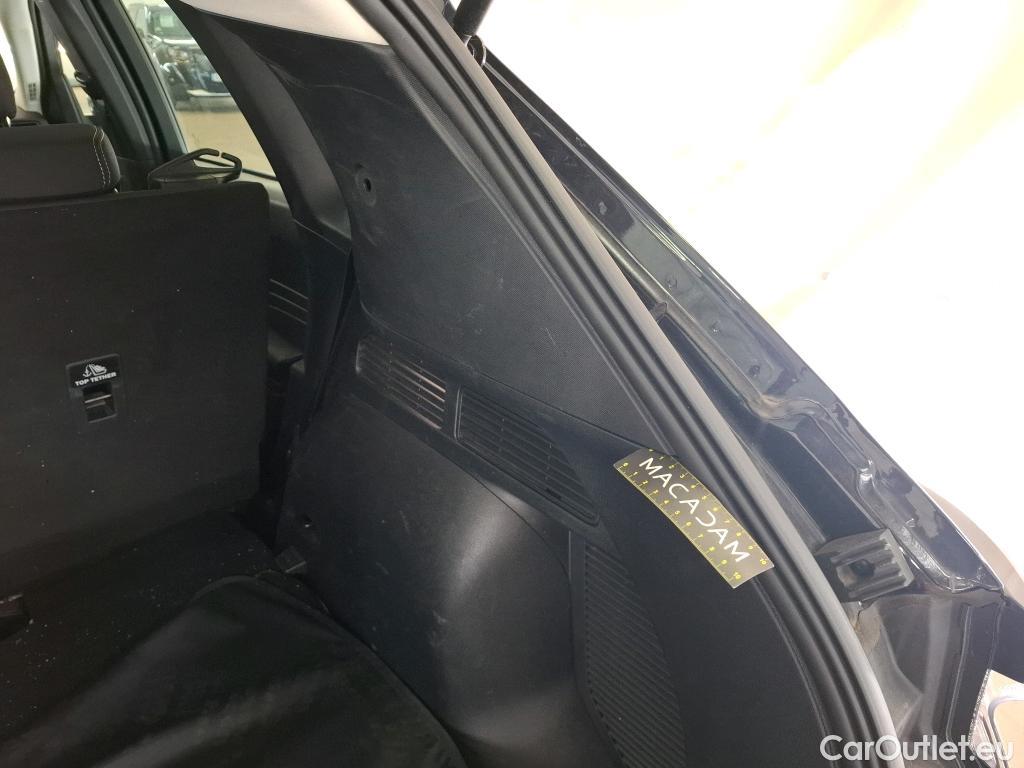  Ford  Kuga FORD  / 2019 / 5P / SUV 2.5 190 hybrid Flexifuel Pshift Titanium #47