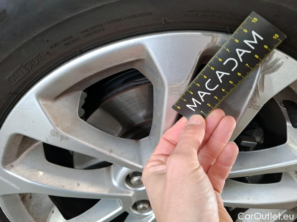  Ford  Kuga FORD  / 2019 / 5P / SUV 2.5 190 hybrid Flexifuel Pshift Titanium #42