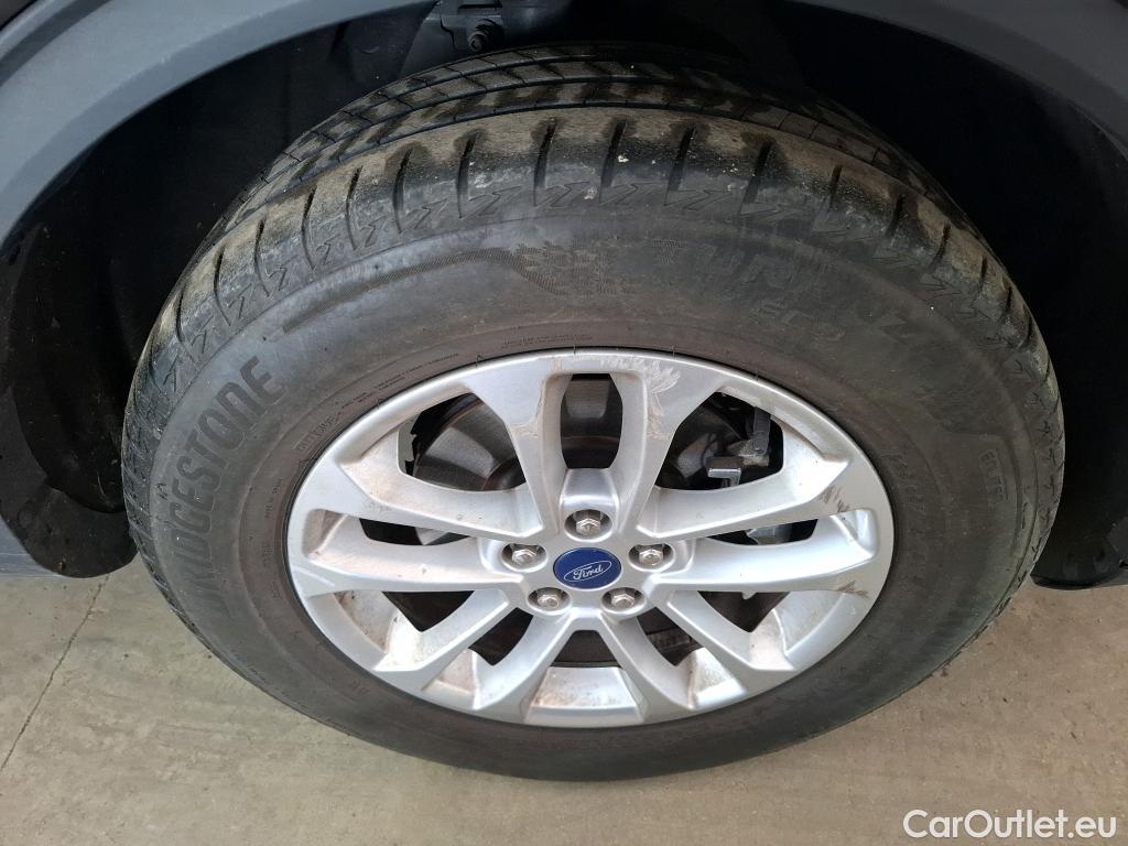  Ford  Kuga FORD  / 2019 / 5P / SUV 2.5 190 hybrid Flexifuel Pshift Titanium #37