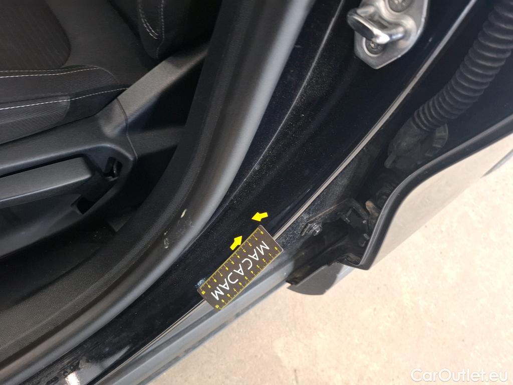  Ford  Kuga FORD  / 2019 / 5P / SUV 2.5 190 hybrid Flexifuel Pshift Titanium #72