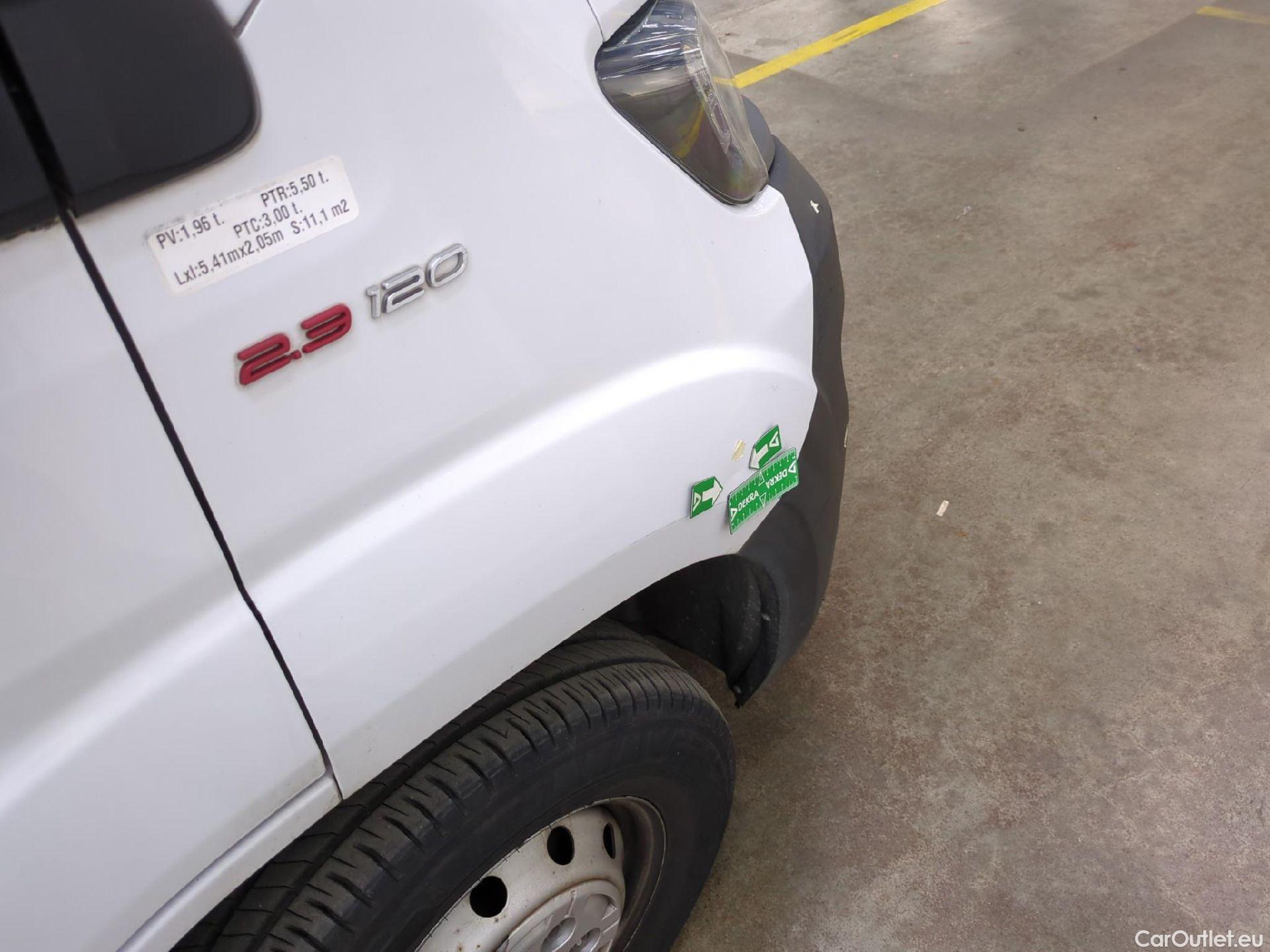  Fiat  Ducato FIAT  / 2014 / 4P / Fourgon tôlé 3.0 M H2 2.3 Multijet 120 Pack Pro Nav #33