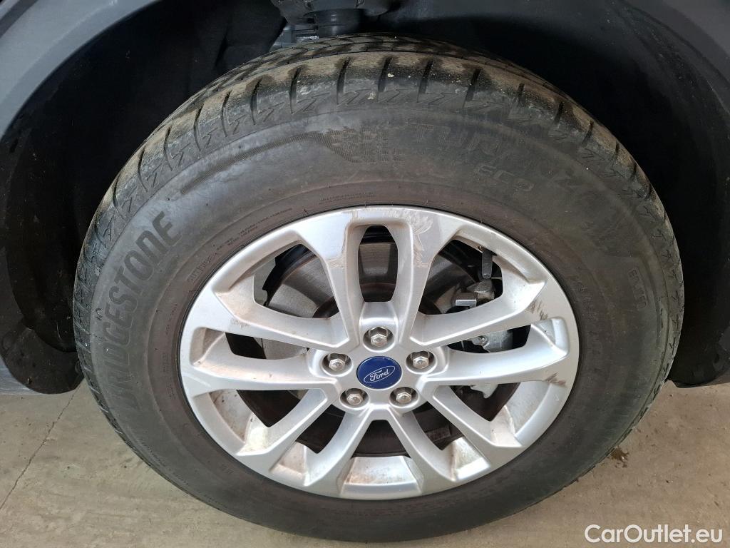  Ford  Kuga FORD  / 2019 / 5P / SUV 2.5 190 hybrid Flexifuel Pshift Titanium #38