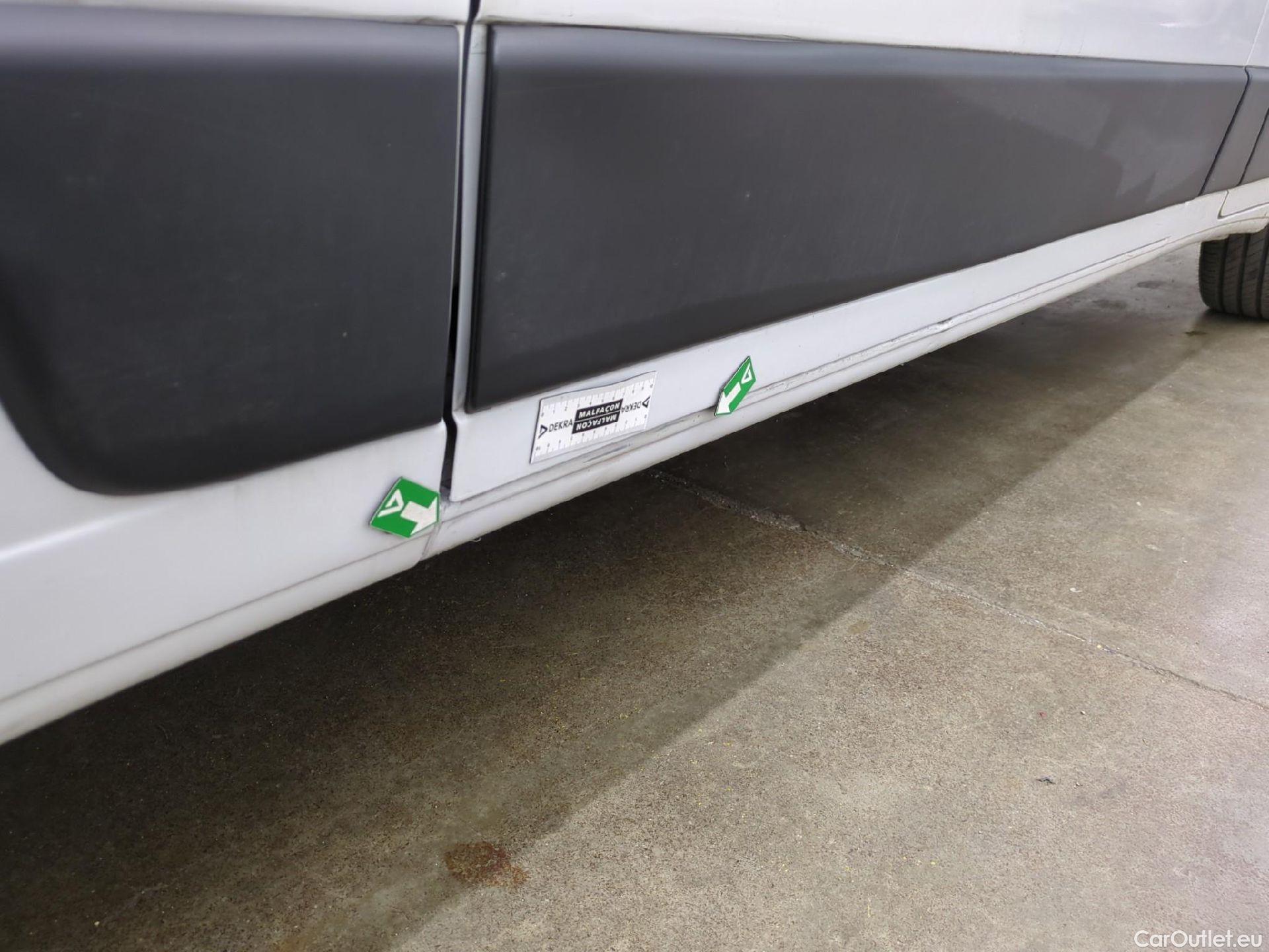  Fiat  Ducato FIAT  / 2014 / 4P / Fourgon tôlé 3.0 M H2 2.3 Multijet 120 Pack Pro Nav #32