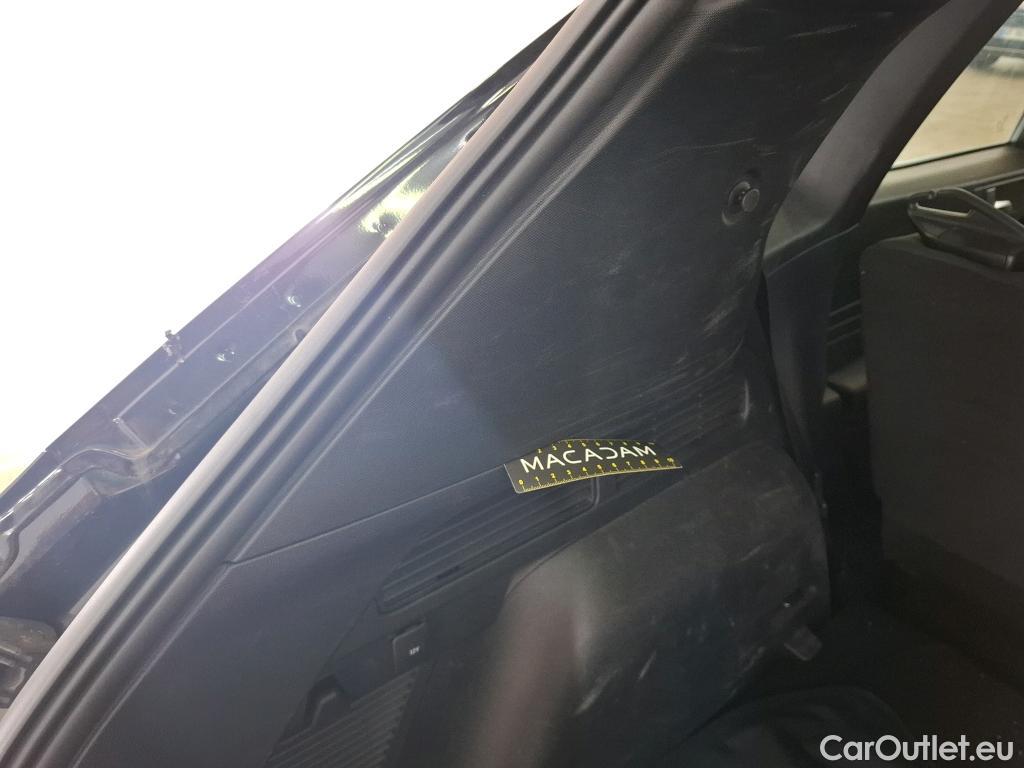  Ford  Kuga FORD  / 2019 / 5P / SUV 2.5 190 hybrid Flexifuel Pshift Titanium #92