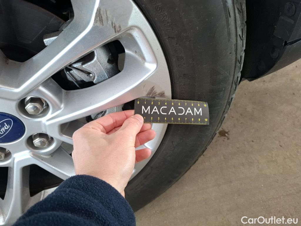  Ford  Kuga FORD  / 2019 / 5P / SUV 2.5 190 hybrid Flexifuel Pshift Titanium #44