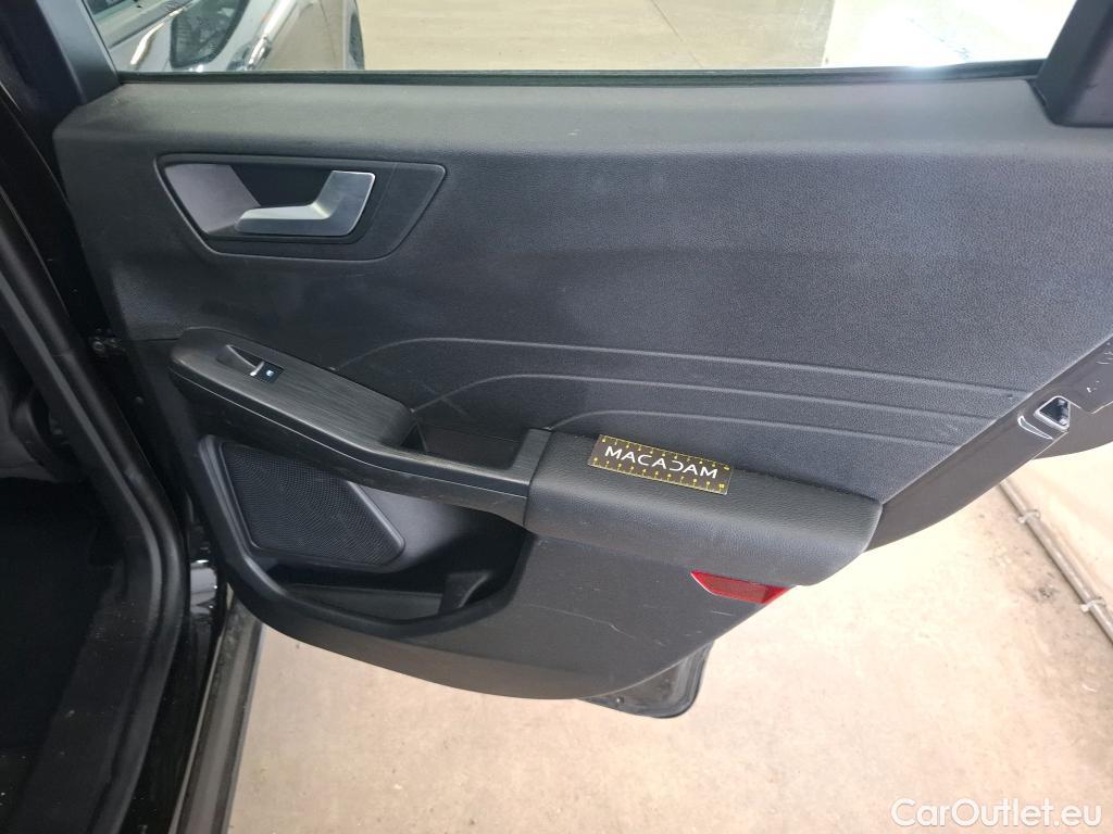  Ford  Kuga FORD  / 2019 / 5P / SUV 2.5 190 hybrid Flexifuel Pshift Titanium #95