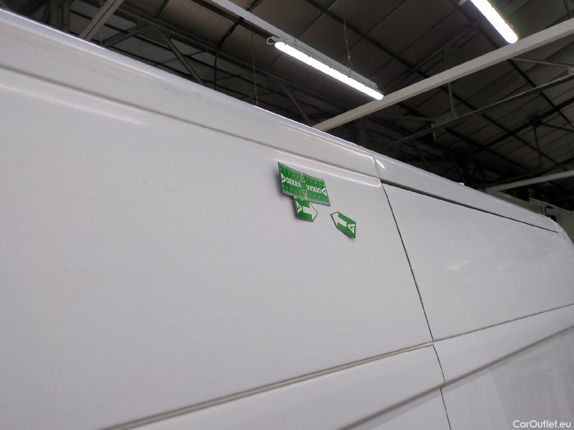  Fiat  Ducato FIAT  / 2014 / 4P / Fourgon tôlé 3.0 M H2 2.3 Multijet 120 Pack Pro Nav #23