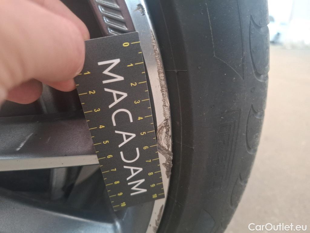  Mercedes  A-Klasse MERCEDES-BENZ Classe A Berline / 2018 / 4P / Berline A 250 e AMG Line 8G-DCT #19