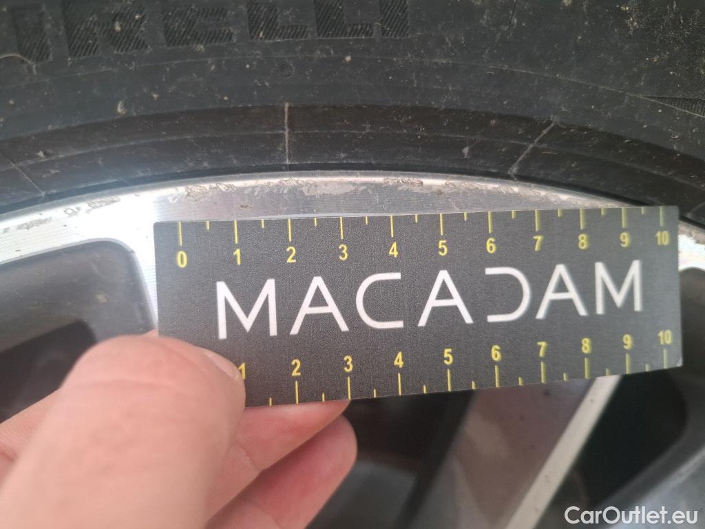  Mercedes  A-Klasse MERCEDES-BENZ Classe A Berline / 2018 / 4P / Berline A 250 e AMG Line 8G-DCT #29