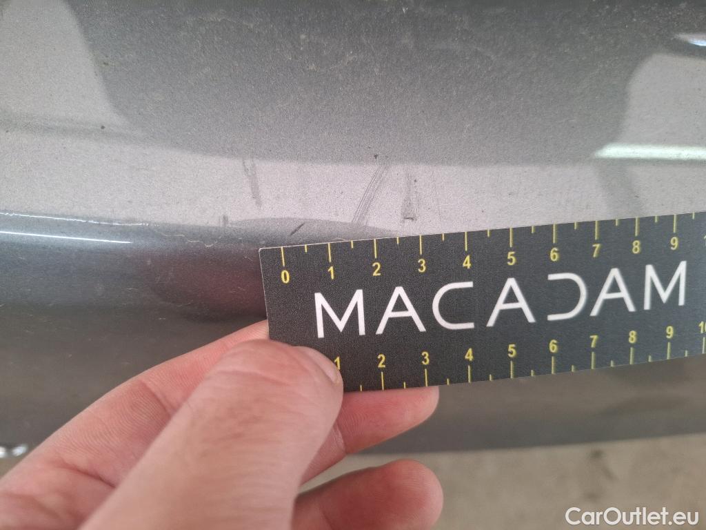  Mercedes  A-Klasse MERCEDES-BENZ Classe A Berline / 2018 / 4P / Berline A 250 e AMG Line 8G-DCT #44