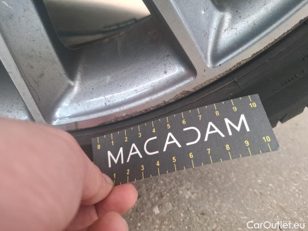  Mercedes  A-Klasse MERCEDES-BENZ Classe A Berline / 2018 / 4P / Berline A 250 e AMG Line 8G-DCT #22